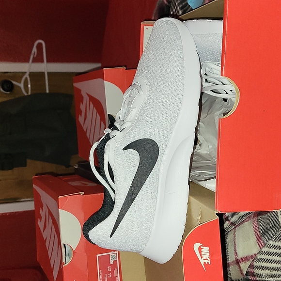 BNIB MENS NIKE TANJUN - Picture 2 of 3